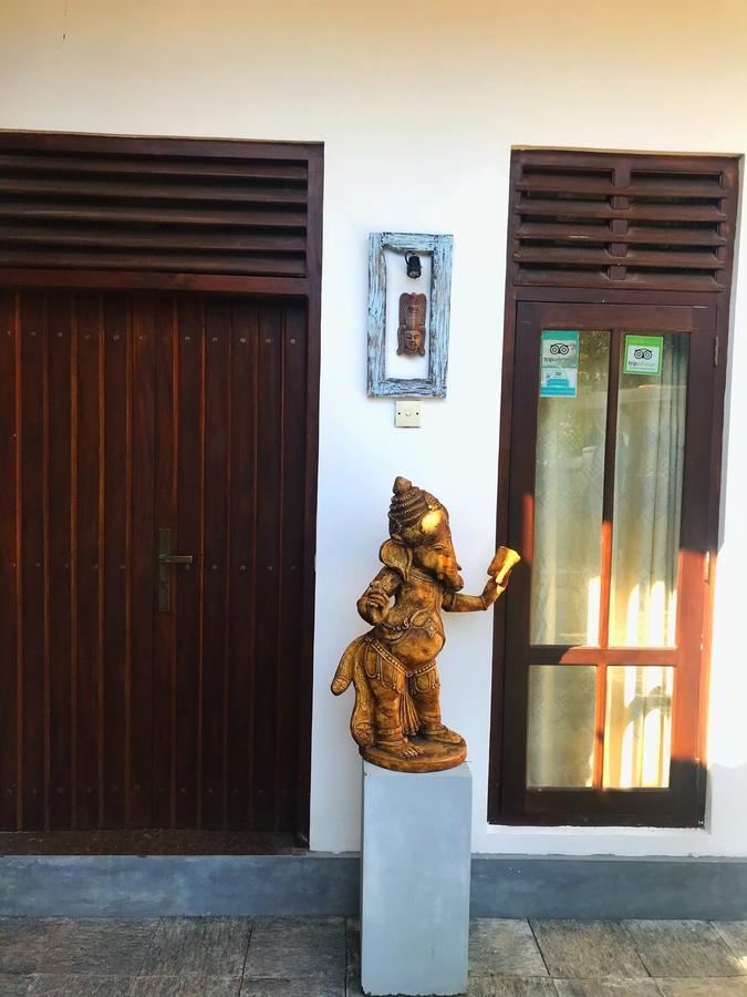 Hotel Amanda Mirissa Esterno foto